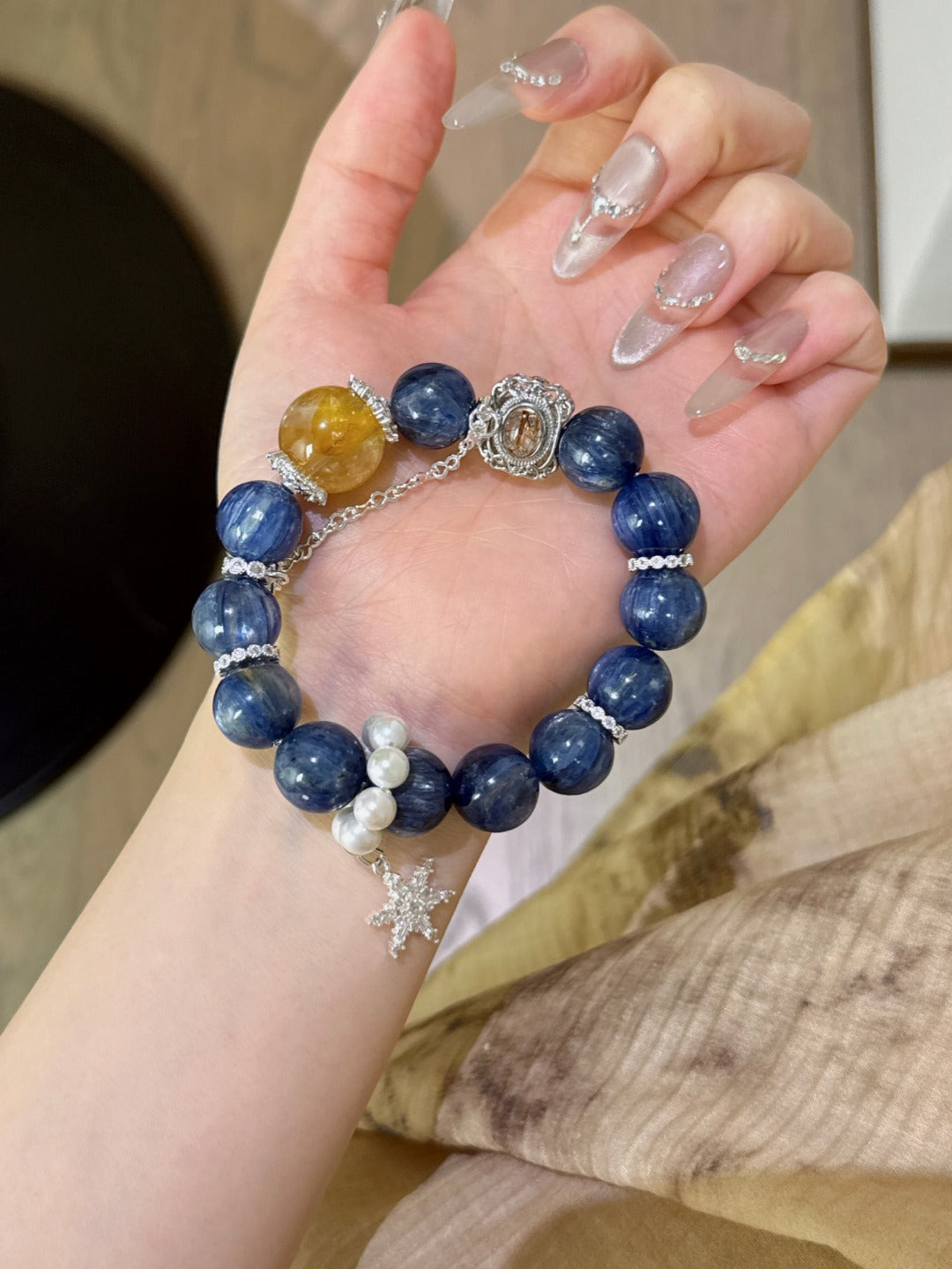 ▫️▪️ Aquamarine yellow gum flower magic box bracelet